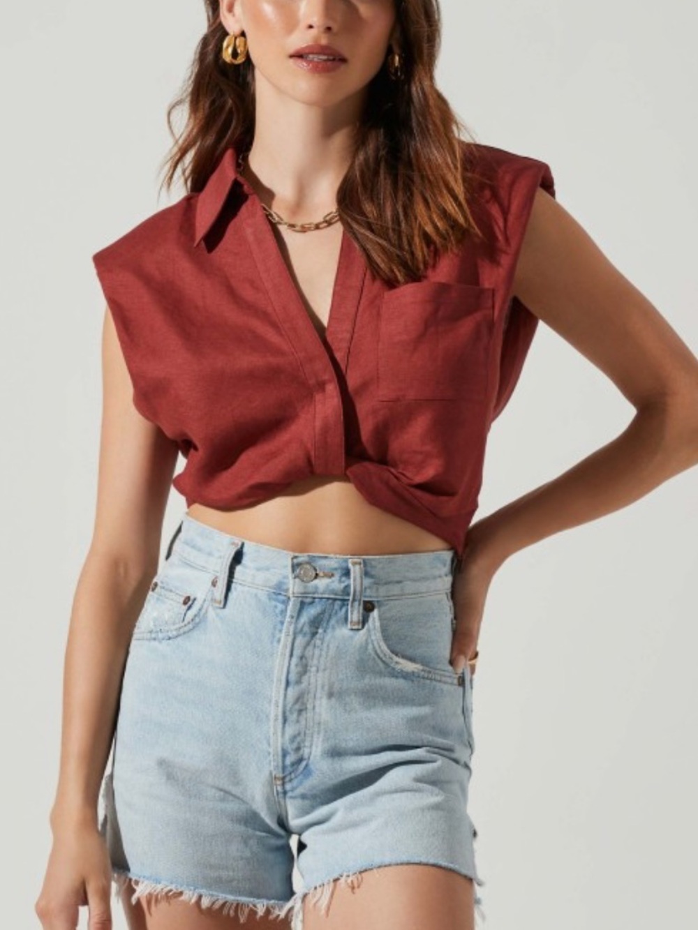 NWOT ASTR The Label Linen Blend Cropped Twist Front Collared in Chocolate SizeXS
